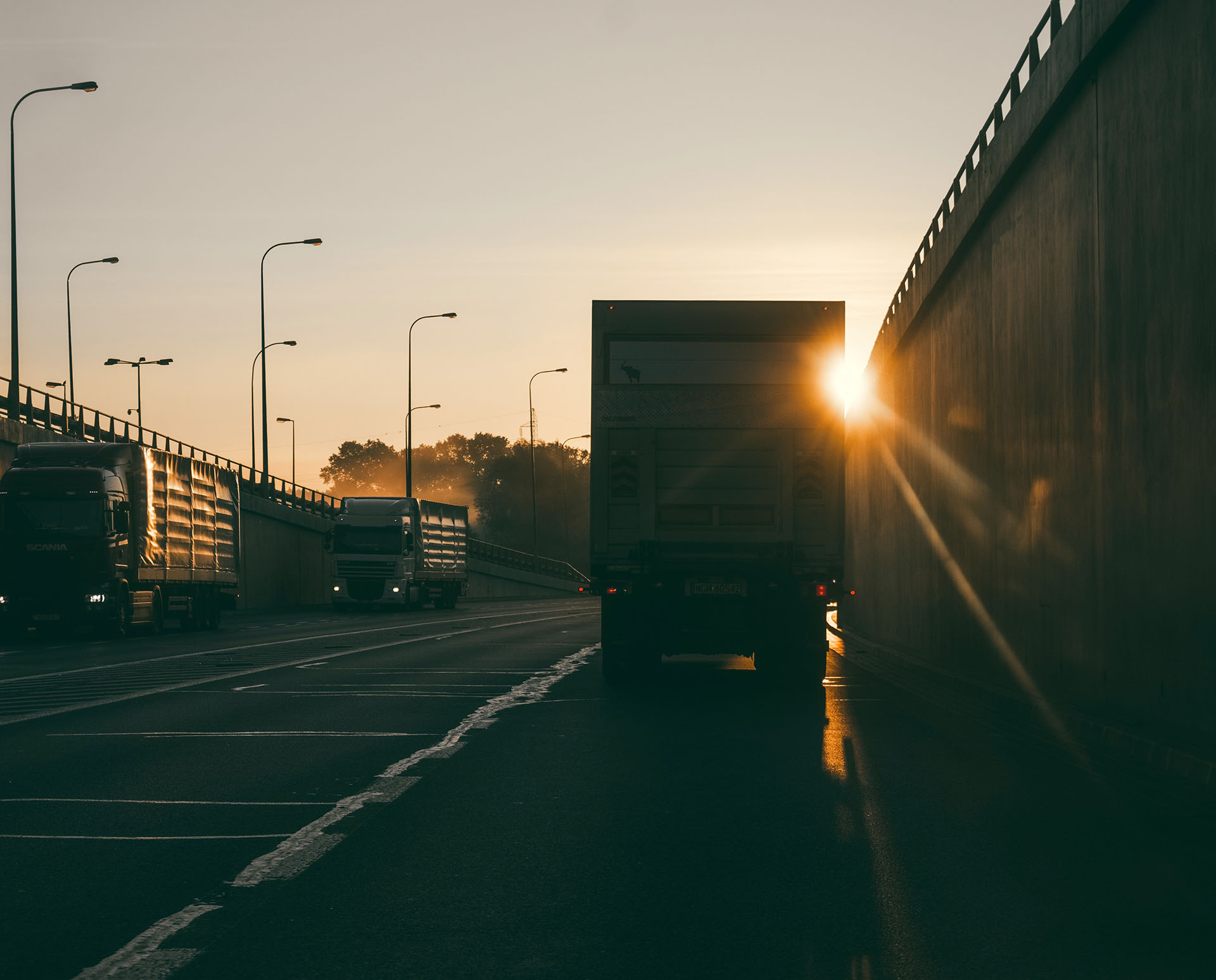 v3 truck removalist melbourne sun at Melbourne